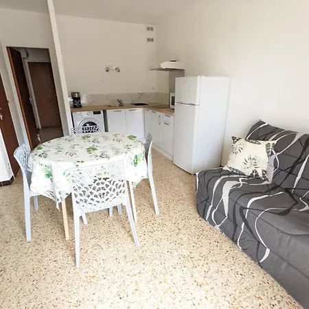Confortable T2 Renove, Plain-pied, Cour Privative + Balcon, Parking, Proche - Fr-1-797-20 Apartment Port-la-Nouvelle